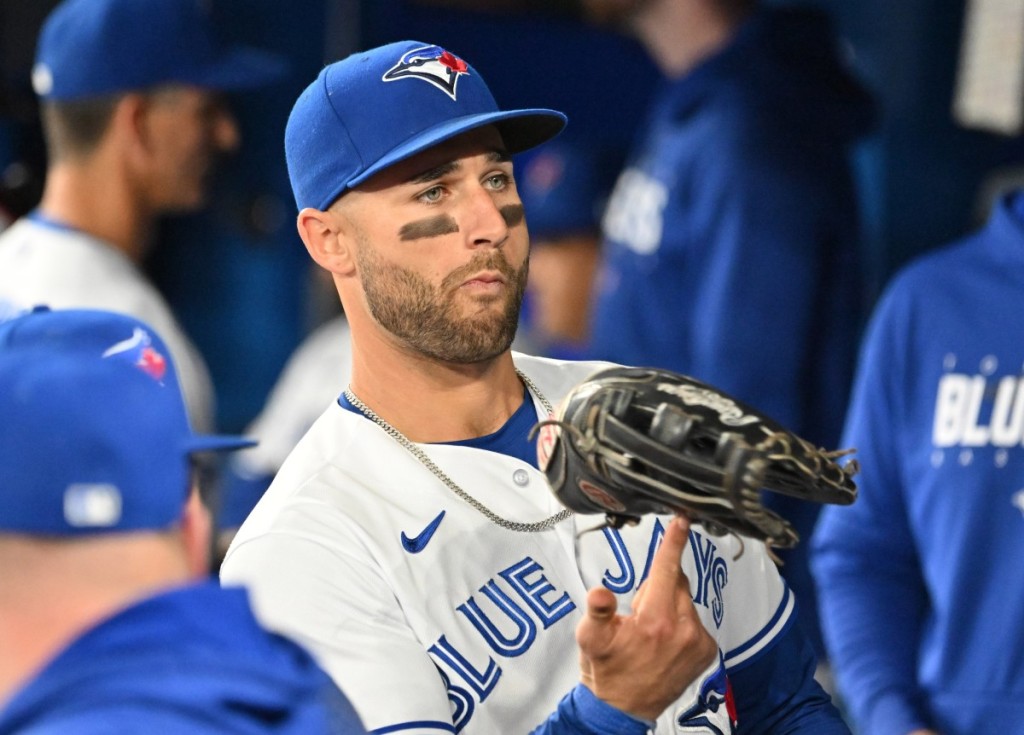 Kevin Kiermaier Resigns with the Blue Jays